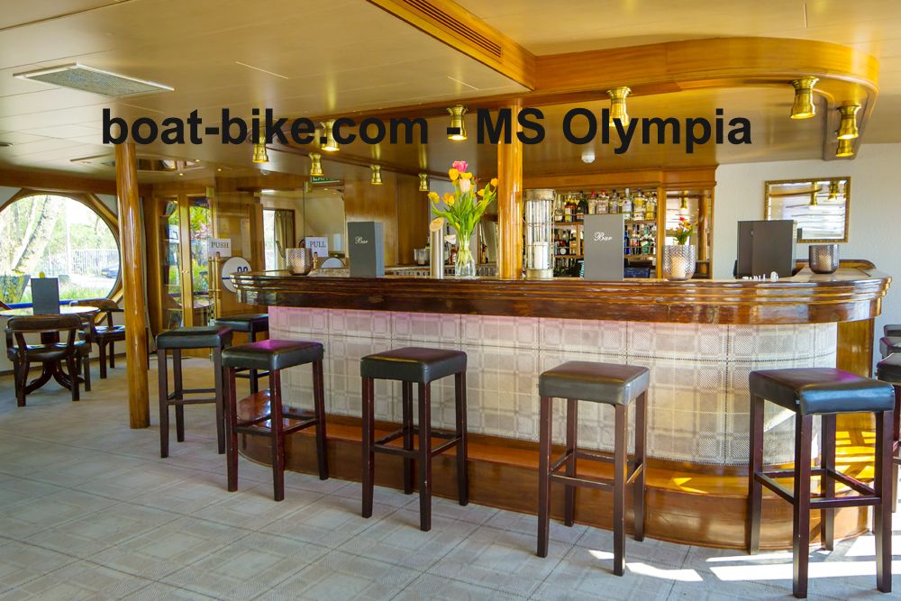 MS Olympia - bar