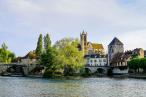 By e-bike & boat in Burgundy